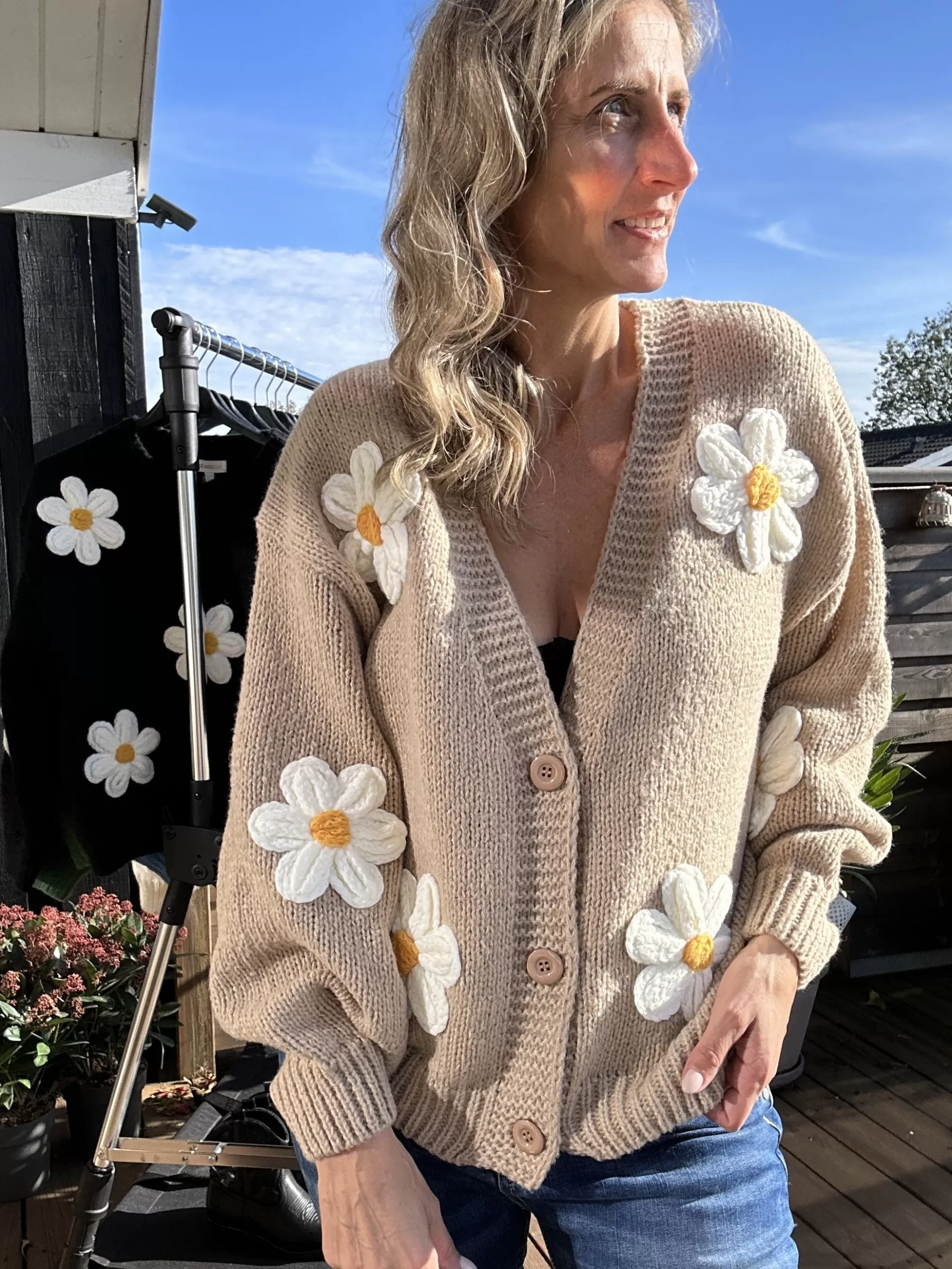 Strik<Gown Isa Margurit Cardigan 2398 Med Handlavet Blomster Sand