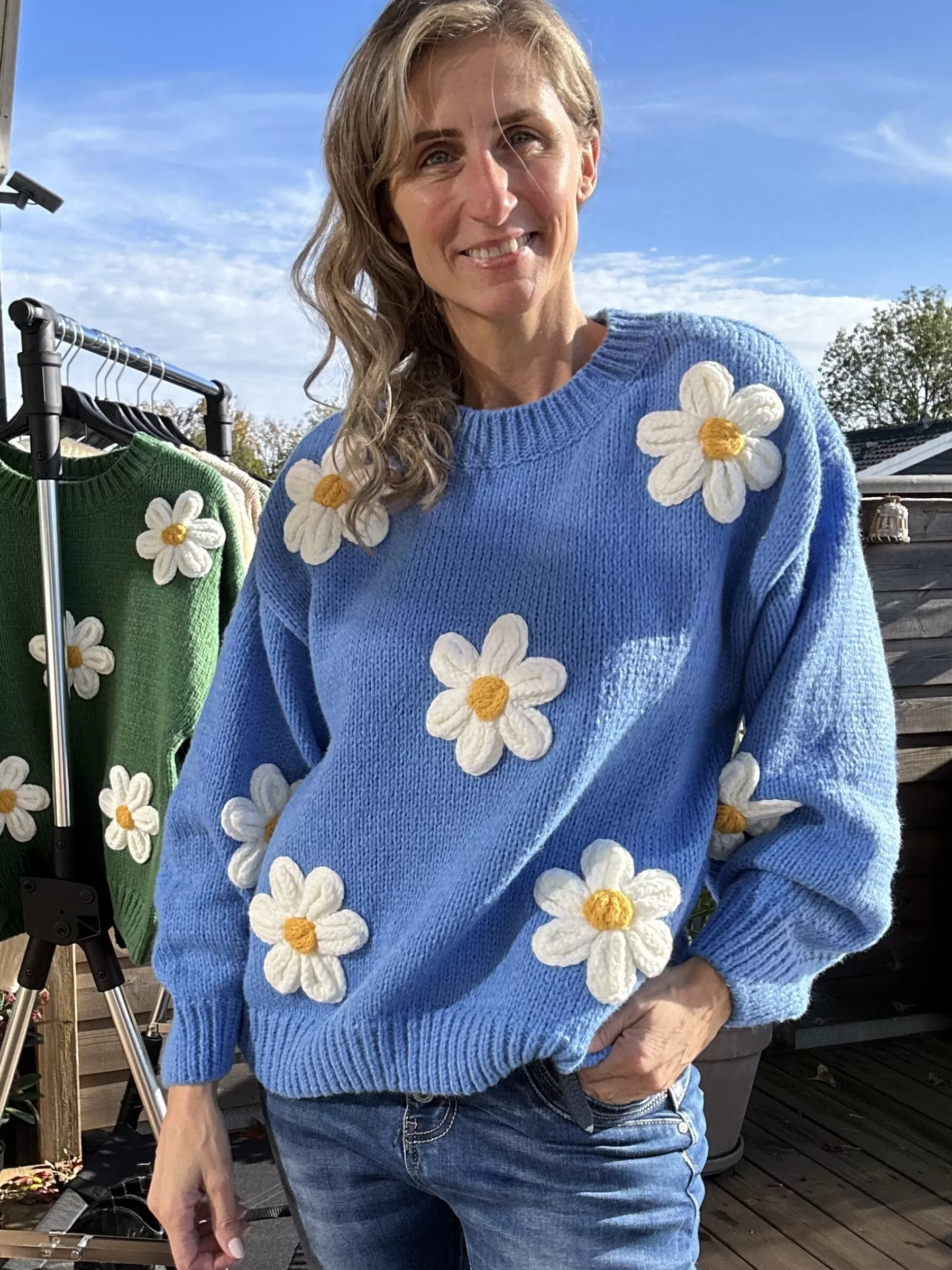 Strik<Gown Isa Margurit Pullover Med Handlavet Blomster Blue