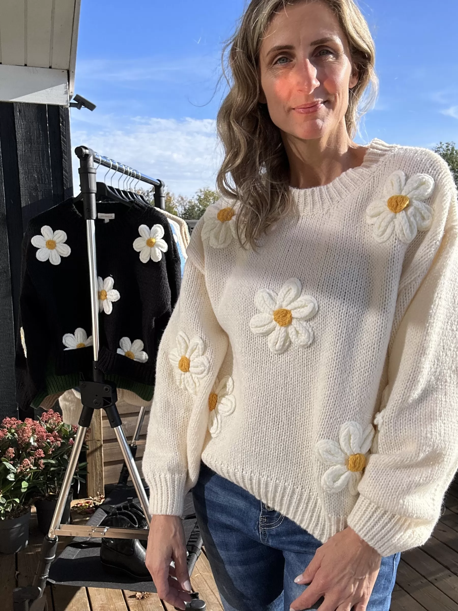 Strik<Gown Isa Margurit Pullover Med Handlavet Blomster White