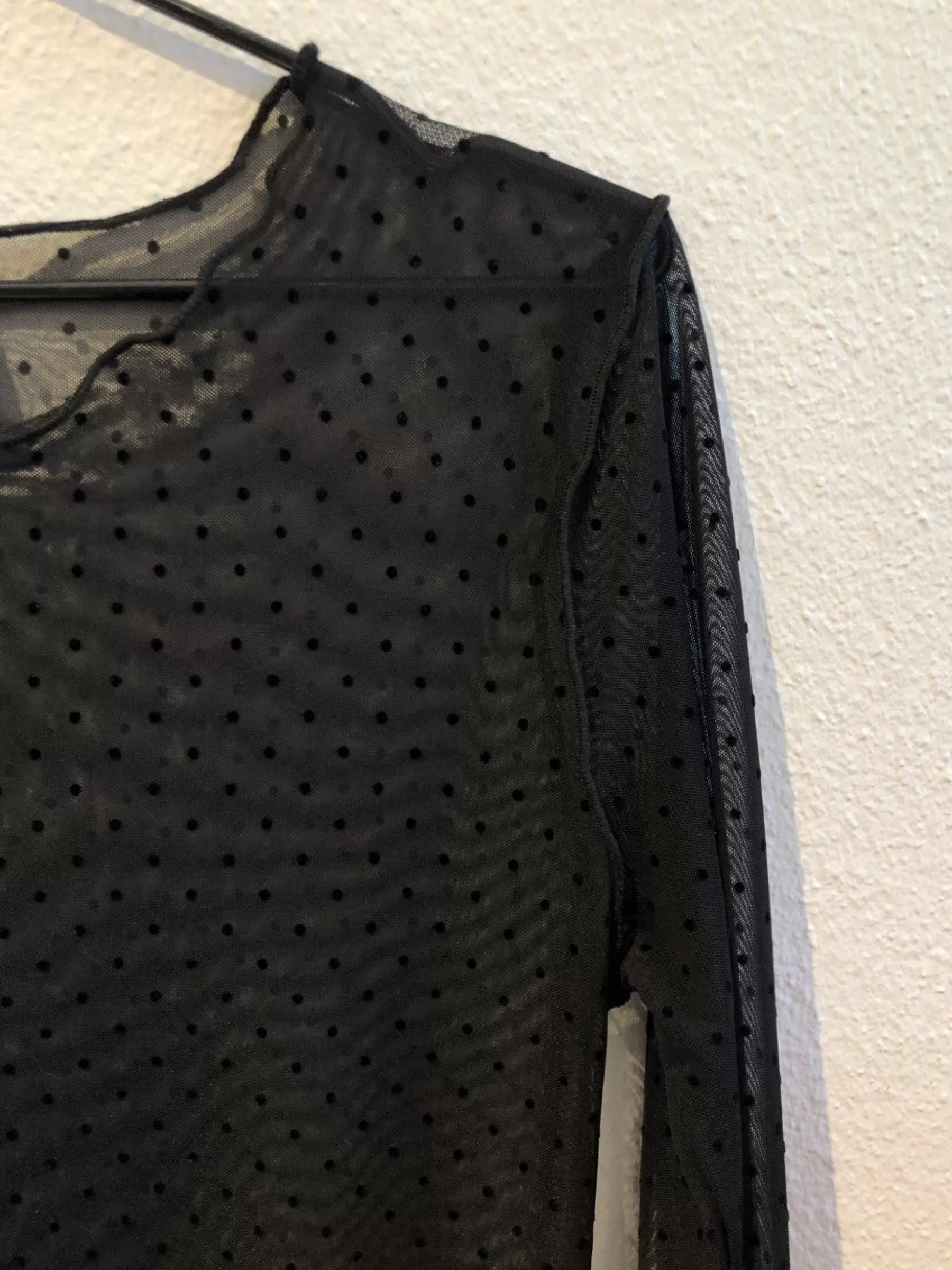 Bluser<Liberté Essentiel Mesh Top Black Dot